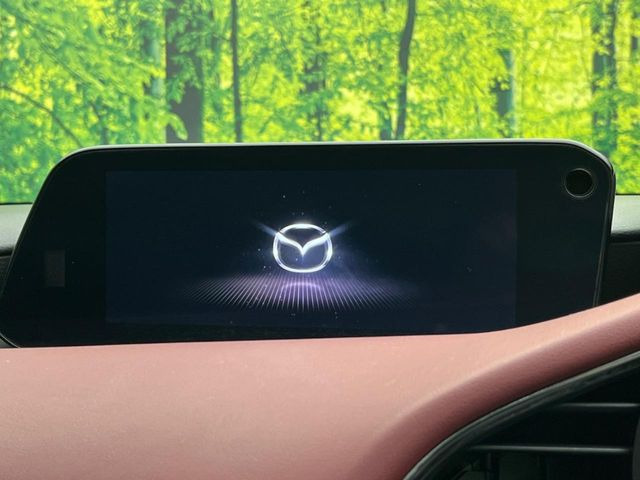 �y8.8�C���`�}�c�_�R�l�N�g�z�ԓ��̕��͋C�Ƀ}�b�`������^�̃f�B�X�v���C�B�X�}�z�ڑ��ł̃i�r�g�p��Bluetooth�Đ����A�l�X�ȋ@�\���y���߂܂��B�����I�ȃ_�C�������삪�\�ŁA�g��������ǍD�ł��B