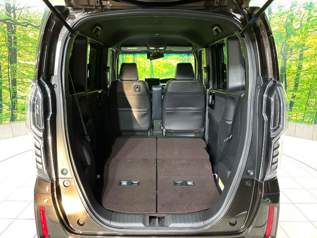 ���i�̂���������ʋ΁A���}���ɏ\���ȉ׎��X�y�[�X���m�ۂ��Ă���܂��B�Z�J���h�V�[�g��|���ƁA�傫�ȉו��̐ύڂ��\�ł���