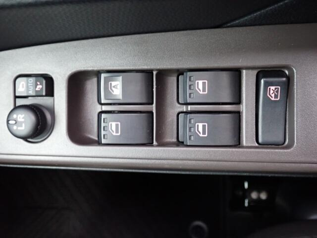 �d���i�[���h�A�~���[�E�p���[�E�B���h�E�������Ă��܂��B