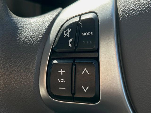 �y�X�e�A�����O�X�C�b�`�z�^�]���A�O������ڐ������炷���ƂȂ��A�I�[�f�B�I���̑��삪�\�ȕ֗��@�\!���S&���K�ȃh���C�u�����o���Ă���܂���