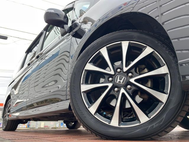 �y����17�C���`�A���~�z�C�[���z�O�ςɃ}�b�`���������A���~�z�C�[���𑕒����Ă���܂��B�e��ЊO�A���~�z�C�[����A�X�^�b�h���X�^�C�����戵�����Ă���܂��B���񂲑��k����������