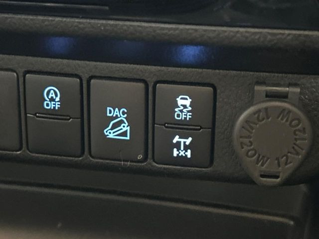 �y���A�f�t���b�N�z���H��ᓹ�ȂǂŎԂ��X�^�b�N�����ꍇ�ł��A�^�C���̋�]��}�����E�o���₷������f�t���b�N�𑕔��B�ϐ�n��I�t���[�h�ł̎g�p���������ɂ��X�X���̈��ł���