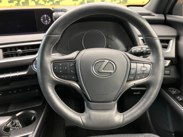 �y�����v�����X�e�A�����O�z�㎿�Ȋv���g�p���邱�ƂŁA��ɂ����������݂ƂĂ��^�]���₷���n���h���ł���