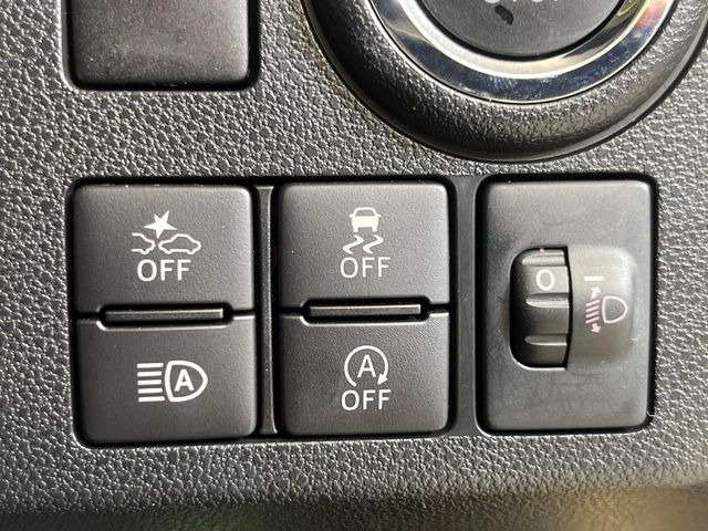 �y�X�}�[�g�A�V�X�g�z���s���ɑO���̎ԗ�����F�����A�Փ˂������Ȏ��͌x��ƃu���[�L�ŏՓˉ���Ɣ�Q�y�����A�V�X�g�B�����S�Ƀh���C�u�����y���݂��������܂��B