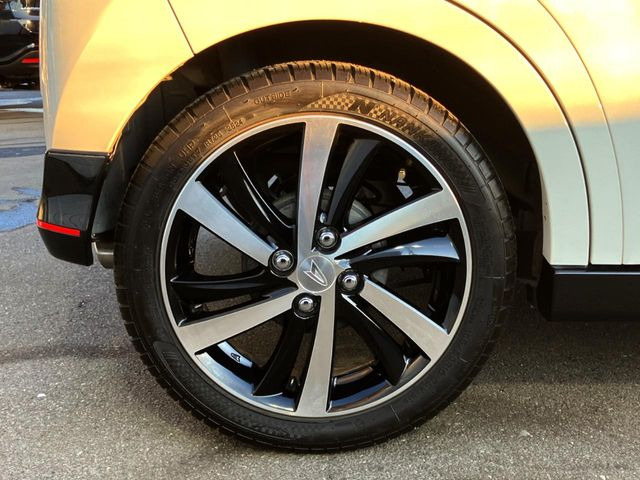 �������A���~!�������������ă��f���ʂɃf�U�C������Ă��܂��B�������S����K�ɍ������ʂ𔭊�����u�z�C�[���R�[�e�B���O�v�̎{�H����t��!���C�y�ɒS���c�Ƃ܂ł����k���������B