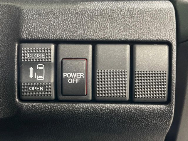 �y�p���[�X���C�h�h�A�z�X�}�[�g�L�[��^�]�Ȃ̃X�C�b�`�ŃX���C�h�h�A�̊J���\���d��������͂����ăh�A���J����K�v�������A���������q�l�ł��A�d���ו��������Ă��鎞�����N�ɊJ���߂ł��܂���