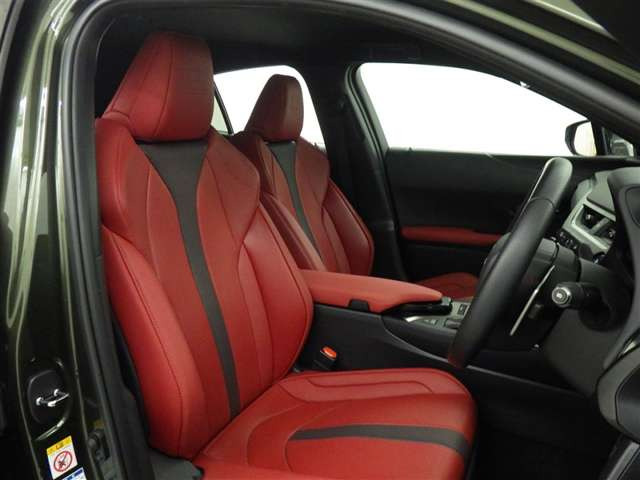 UX250h Fスポーツ 4WD