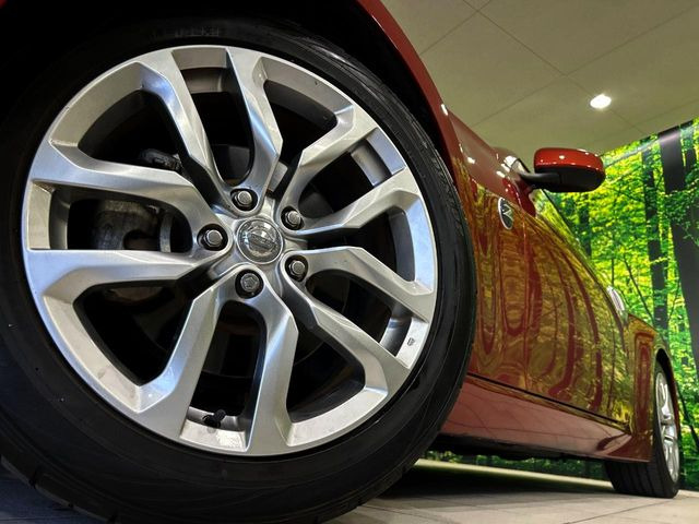 �y����18�C���`�A���~�z�C�[���z�O�ςɃ}�b�`���������A���~�z�C�[���𑕒����Ă���܂��B�e��ЊO�A���~�z�C�[����A�X�^�b�h���X�^�C�����戵�����Ă���܂��B���񂲑��k����������