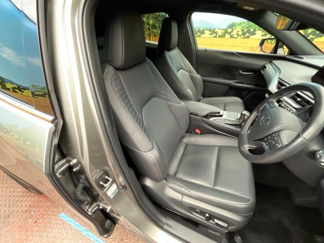 �y���烌�U�[�V�[�g�z����̂ӂ���肪�e�ՂŃ����e�i���X�����ȒP�ȁA�@�\���ɗD��鍇����v���̗p�����㎿�ȃV�[�g�ł��B����S�n���悭�A���������ӂ��S�n�ǂ��ԓ���Ԃ����o���Ă���܂��B