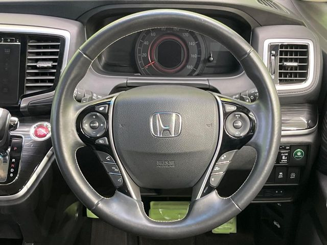 �y�����v�����X�e�A�����O�z�㎿�Ȋv���g�p���邱�ƂŁA��ɂ����������݂ƂĂ��^�]���₷���n���h���ł���