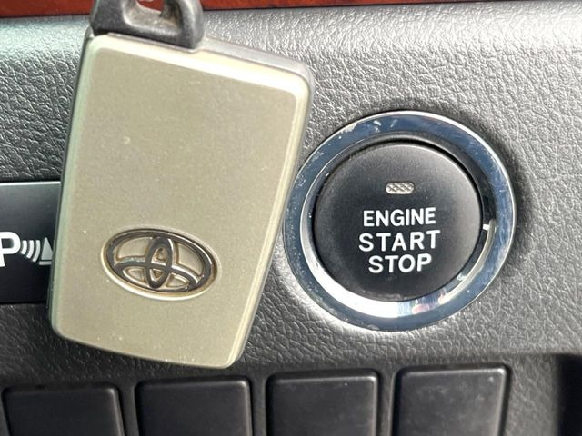 �y�X�}�[�g�L�[�z�J�o����|�P�b�g�ɓ��ꂽ�܂܂ł��h�A�̎{���E�������\�ȃX�}�[�g�L�[�𑕔��B�G���W���̃I���E�I�t�����J�M�����o���K�v����������Ƃ��Ă��֗��ł���