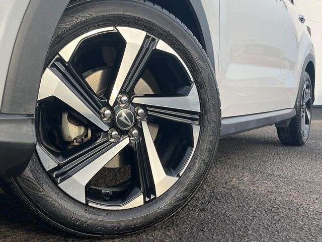 �y����17�C���`�A���~�z�C�[���z�O�ςɃ}�b�`���������A���~�z�C�[���𑕒����Ă���܂��B�e��ЊO�A���~�z�C�[����A�X�^�b�h���X�^�C�����戵�����Ă���܂��B���񂲑��k����������