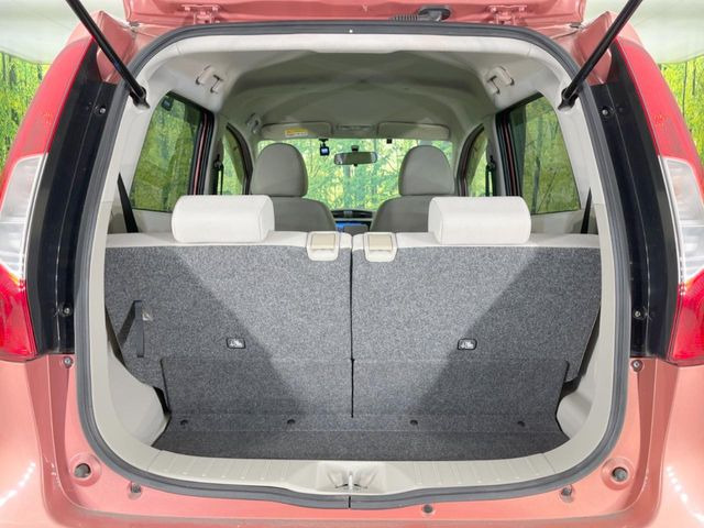 ���i�̂���������ʋ΁A���}���ɏ\���ȉ׎��X�y�[�X���m�ۂ��Ă���܂��B�Z�J���h�V�[�g��|���ƁA�傫�ȉו��̐ύڂ��\�ł���