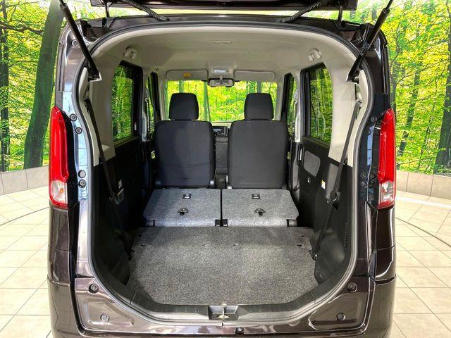 ���i�̂���������ʋ΁A���}���ɏ\���ȉ׎��X�y�[�X���m�ۂ��Ă���܂��B�Z�J���h�V�[�g��|���ƁA�傫�ȉו��̐ύڂ��\�ł���