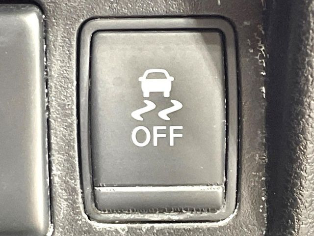 �y������h�~���u�z�ԗ��̉���������m����ƁA�����I�Ɏԗ��̐i�s������ۂ悤�Ɏԗ��𐧌䂵�܂��B�J�̓��ȂǊ���₷���H�ʏ󋵂ł����S�ȉ^�]���\�ł��B