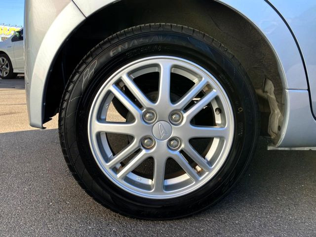 �������A���~!�������������ă��f���ʂɃf�U�C������Ă��܂��B�������S����K�ɍ������ʂ𔭊�����u�z�C�[���R�[�e�B���O�v�̎{�H����t��!���C�y�ɒS���c�Ƃ܂ł����k���������B