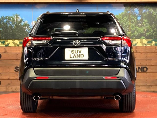 安心の最長10年・走行無制限保証(有償)をご用意。保証内容も充実はもちろん、無料点検&オイル交換や、年中無休の全国・24時間ロードサービスも付帯されておりますのでご安心下さい。