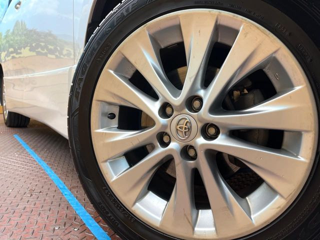 �y����18�C���`�A���~�z�C�[���z�O�ςɃ}�b�`���������A���~�z�C�[���𑕒����Ă���܂��B�e��ЊO�A���~�z�C�[����A�X�^�b�h���X�^�C�����戵�����Ă���܂��B���񂲑��k����������