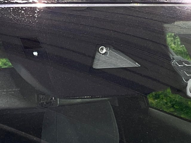 �y�X�}�[�g�V�e�B�u���[�L�T�|�[�g�z�ᑬ���s���ɑO���̎ԗ�����F�����A�Փ˂������Ȏ��͌x��ƃu���[�L�ŏՓˉ���Ɣ�Q�y�����A�V�X�g�B�����S�Ƀh���C�u�����y���݂��������܂��B