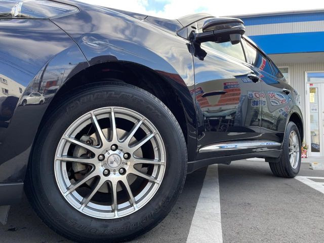 �y17�C���`�A���~�z�C�[���z�O�ςɃ}�b�`�����A���~�z�C�[���𑕒����Ă���܂��B�e��A���~�z�C�[����A�X�^�b�h���X�^�C�����戵�����Ă���܂��B���񂲑��k����������