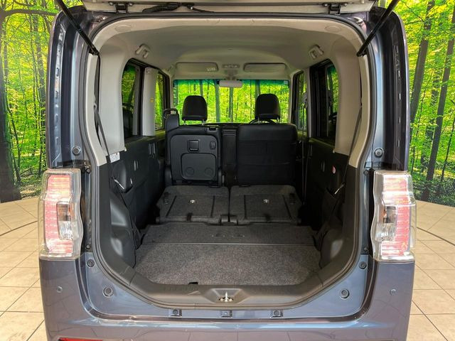 ���i�̂���������ʋ΁A���}���ɏ\���ȉ׎��X�y�[�X���m�ۂ��Ă���܂��B�Z�J���h�V�[�g��|���ƁA�傫�ȉו��̐ύڂ��\�ł���