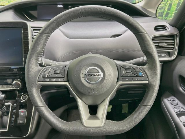 �y�����v�����X�e�A�����O�z�㎿�Ȋv���g�p���邱�ƂŁA��ɂ����������݂ƂĂ��^�]���₷���n���h���ł���