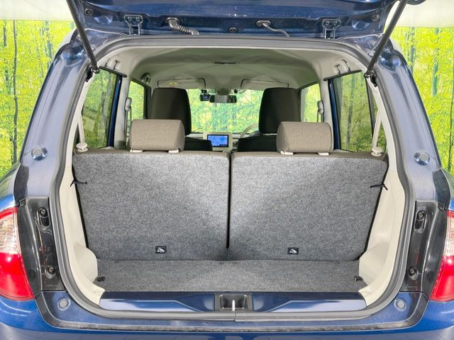 ���i�̂���������ʋ΁A���}���ɏ\���ȉ׎��X�y�[�X���m�ۂ��Ă���܂��B�Z�J���h�V�[�g��|���ƁA�傫�ȉו��̐ύڂ��\�ł���