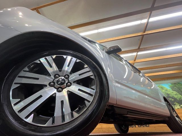 �y����18�C���`�A���~�z�C�[���z�O�ςɃ}�b�`���������A���~�z�C�[���𑕒����Ă���܂��B�e��ЊO�A���~�z�C�[����A�X�^�b�h���X�^�C�����戵�����Ă���܂��B���񂲑��k����������