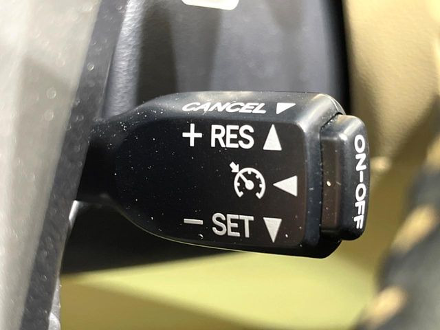 �y�N���[�Y�R���g���[���z�������H�����N���N���s�B�A�N�Z���𗣂��Ă���葬�x�ő��s���ł��A�������^�]���̕��S���y��!�����E�������ȒP�ȃX�C�b�`����Œ����ł��܂��B