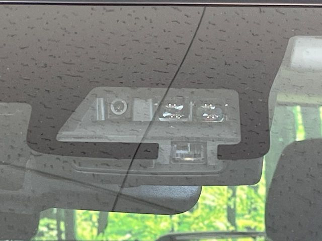 �y�g���^�Z�[�t�e�B�Z���X�z���s���ɑO���̎ԗ�����F�����A�Փ˂������Ȏ��͌x��ƃu���[�L�ŏՓˉ���Ɣ�Q�y�����A�V�X�g�B�����S�Ƀh���C�u�����y���݂��������܂��B