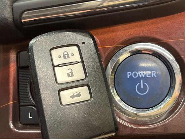 �y�X�}�[�g�L�[�z�J�o����|�P�b�g�ɓ��ꂽ�܂܂ł��h�A�̎{���E�������\�ȃX�}�[�g�L�[�𑕔��B�G���W���̃I���E�I�t�����J�M�����o���K�v����������Ƃ��Ă��֗��ł���