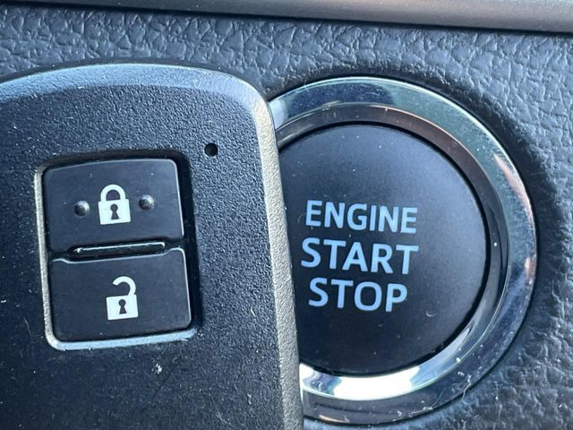 �y�X�}�[�g�L�[�z�J�o����|�P�b�g�ɓ��ꂽ�܂܂ł��h�A�̎{���E�������\�ȃX�}�[�g�L�[�𑕔��B�G���W���̃I���E�I�t�����J�M�����o���K�v����������Ƃ��Ă��֗��ł���