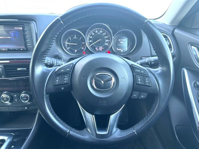 �y�����v�����X�e�A�����O�z�㎿�Ȋv���g�p���邱�ƂŁA��ɂ����������݂ƂĂ��^�]���₷���n���h���ł���