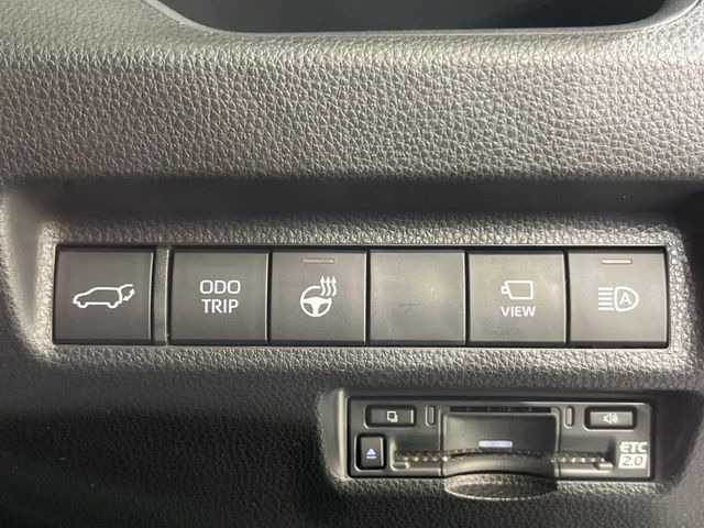 【パワーバックドア】スマートキーや運転席のボタンを押すだけでリアゲートが自動で開閉します!荷物を持っている時や、高い位置にあるバックドアを閉める際に便利な機能です♪