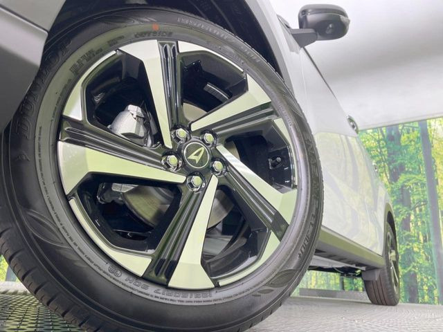 �y�����A���~�z�C�[���z�O�ςɃ}�b�`���������A���~�z�C�[���𑕒����Ă���܂��B�e��ЊO�A���~�z�C�[����A�X�^�b�h���X�^�C�����戵�����Ă���܂��B���񂲑��k����������