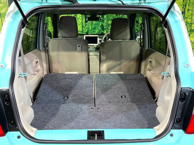 ���i�̂���������ʋ΁A���}���ɏ\���ȉ׎��X�y�[�X���m�ۂ��Ă���܂��B�Z�J���h�V�[�g��|���ƁA�傫�ȉו��̐ύڂ��\�ł���