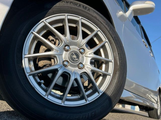 �y15�C���`�A���~�z�C�[���z�O�ςɃ}�b�`�����A���~�z�C�[���𑕒����Ă���܂��B�e��A���~�z�C�[����A�X�^�b�h���X�^�C�����戵�����Ă���܂��B���񂲑��k����������