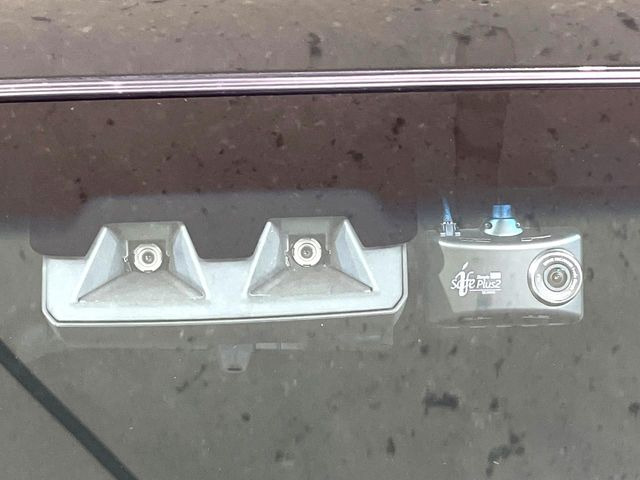 �y�X�}�[�g�A�V�X�g�z���s���ɑO���̎ԗ�����F�����A�Փ˂������Ȏ��͌x��ƃu���[�L�ŏՓˉ���Ɣ�Q�y�����A�V�X�g�B�����S�Ƀh���C�u�����y���݂��������܂��B