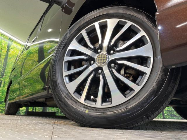 �y����16�C���`�A���~�z�C�[���z�O�ςɃ}�b�`���������A���~�z�C�[���𑕒����Ă���܂��B�e��ЊO�A���~�z�C�[����A�X�^�b�h���X�^�C�����戵�����Ă���܂��B���񂲑��k����������