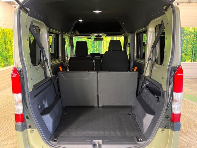 ���i�̂���������ʋ΁A���}���ɏ\���ȉ׎��X�y�[�X���m�ۂ��Ă���܂��B�Z�J���h�V�[�g��|���ƁA�傫�ȉו��̐ύڂ��\�ł���