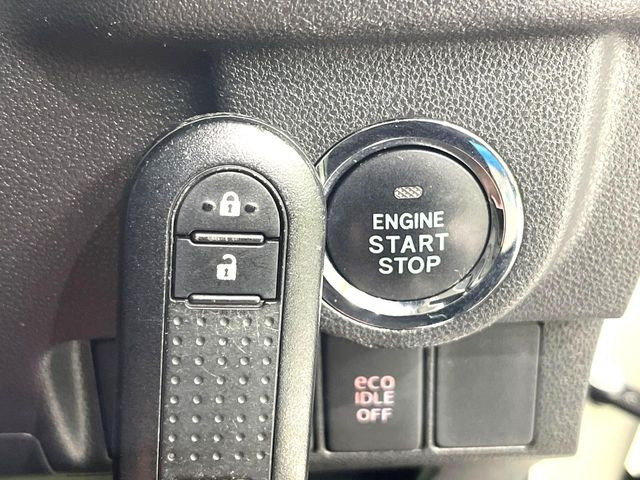 �y�L�[�t���[�V�X�e���z�J�o����|�P�b�g�ɓ��ꂽ�܂܂ł��h�A�̎{���E�������\�ȃX�}�[�g�L�[�𑕔��B�G���W���̃I���E�I�t�����J�M�����o���K�v����������Ƃ��Ă��֗��ł���