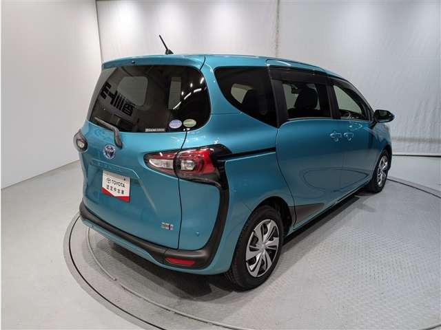 シエンタハイブリッド 1.5 G クエロ