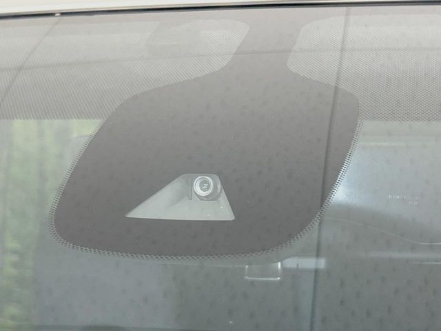 �y�C���e���W�F���g�G�}�[�W�F���V�[�u���[�L�z�t�����g�J�����őO���̎ԗ�����s�҂����m�B�Փ˂������Ȏ��͏Փ˔�Q�y���u���[�L���쓮�A�Փˉ�����T�|�[�g�B�����S�Ƀh���C�u�����y���݂��������܂��B