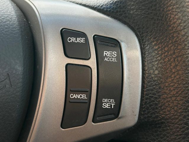 �y�N���[�Y�R���g���[���z�������H�����N���N���s�B�A�N�Z���𗣂��Ă���葬�x�ő��s���ł��A�������^�]���̕��S���y��!�����E�������ȒP�ȃX�C�b�`����Œ����ł��܂��B