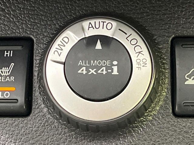 �y�I�[�����[�h4&times;4�z2WD/4WD���[�h����y�ɐ؂�ւ��\�B�R��d����2WD�A�X�^�b�N���ɖ𗧂�LOCK�AAUTO���[�h�ł�4WD�̔z���������Œ������A�H�ʏ󋵂��킸���肵��������T�|�[�g�B