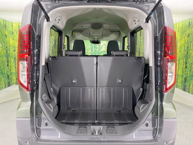 ���i�̂���������ʋ΁A���}���ɏ\���ȉ׎��X�y�[�X���m�ۂ��Ă���܂��B�Z�J���h�V�[�g��|���ƁA�傫�ȉו��̐ύڂ��\�ł���