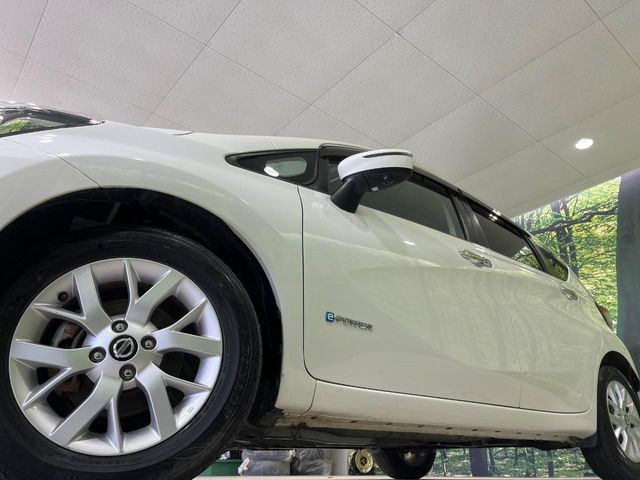 �y����15�C���`�A���~�z�C�[���z�O�ςɃ}�b�`���������A���~�z�C�[���𑕒����Ă���܂��B�e��ЊO�A���~�z�C�[����A�X�^�b�h���X�^�C�����戵�����Ă���܂��B���񂲑��k����������