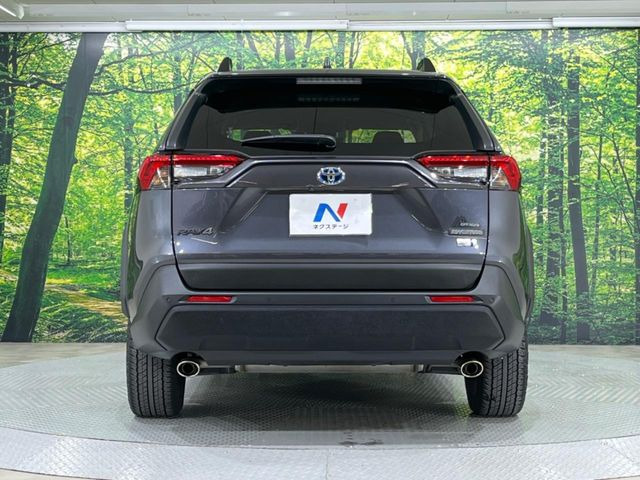 安心の最長10年・走行無制限保証(有償)をご用意。保証内容も充実はもちろん、無料点検&オイル交換や、年中無休の全国・24時間ロードサービスも付帯されておりますのでご安心下さい。