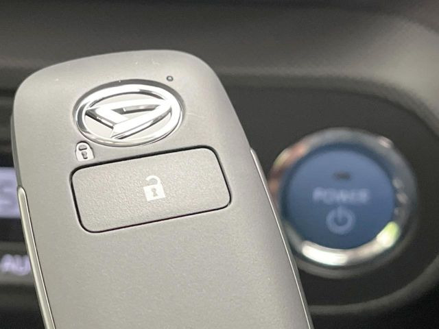 �y�L�[�t���[�V�X�e���z�J�o����|�P�b�g�ɓ��ꂽ�܂܂ł��h�A�̎{���E�������\�ȃX�}�[�g�L�[�𑕔��B�G���W���̃I���E�I�t�����J�M�����o���K�v����������Ƃ��Ă��֗��ł���