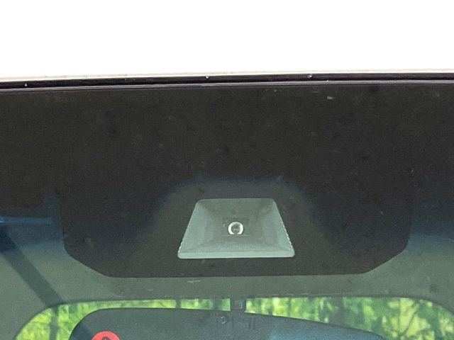 �y�z���_�Z���V���O�z���s���ɑO���̎ԗ�����F�����A�Փ˂������Ȏ��͌x��ƃu���[�L�ŏՓˉ���Ɣ�Q�y�����A�V�X�g�B�����S�Ƀh���C�u�����y���݂��������܂��B